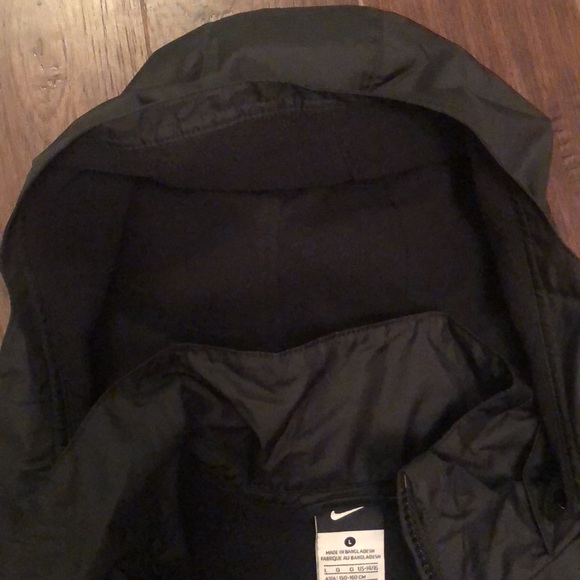 Nike Kids Windrunner Jacket in Black - Picture 3 of 6